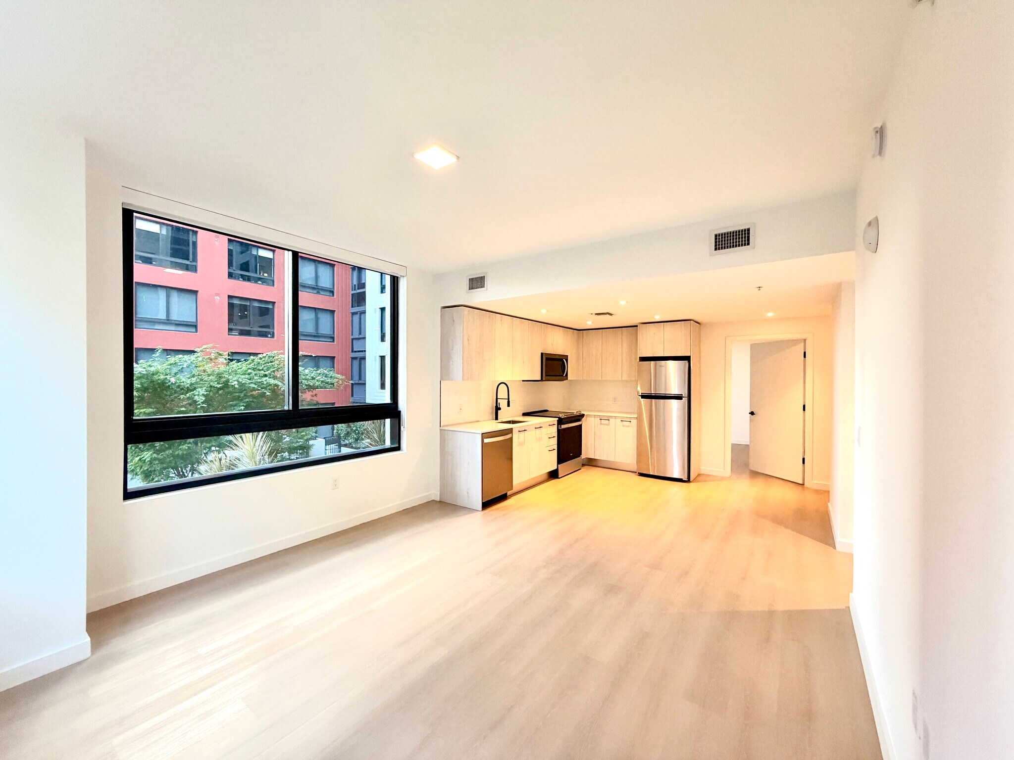 Building Photo - 107 NW 32nd St