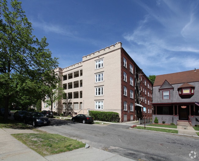 Building Photo - Greenleaf Court
