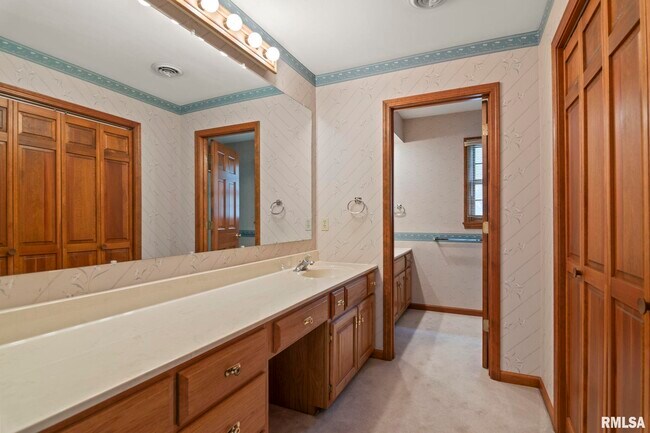Building Photo - 1616 Hunter Ridge Dr