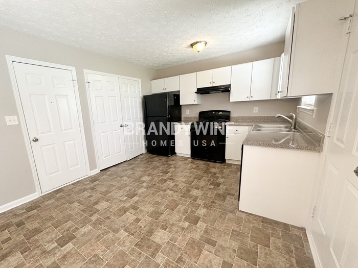 Building Photo - 3264 Sugar Creek Trce