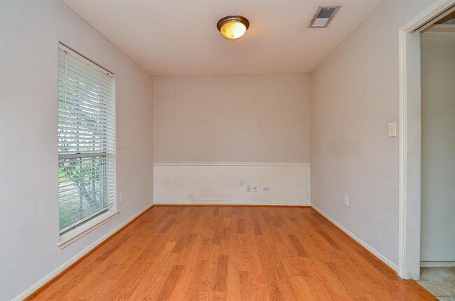 Building Photo - 14106 Locke Ln