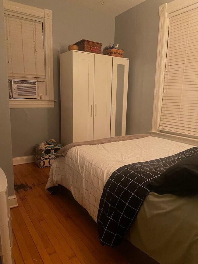 Building Photo - 2247 North Summit Avenue