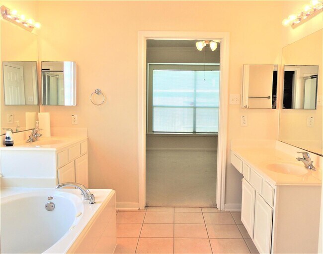 Building Photo - 21722 Mileham Ln