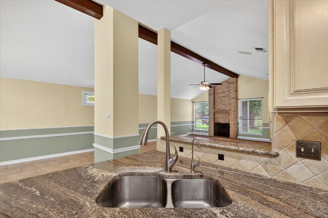 Building Photo - Updated One Story Home in Morning Glen