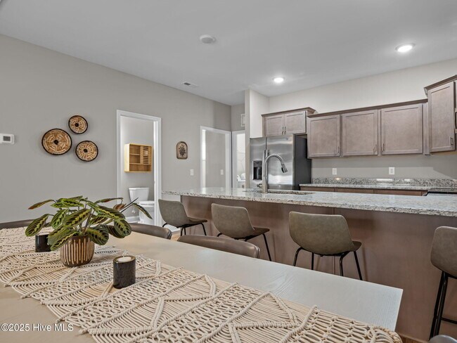 Building Photo - 150 Coastline Cir