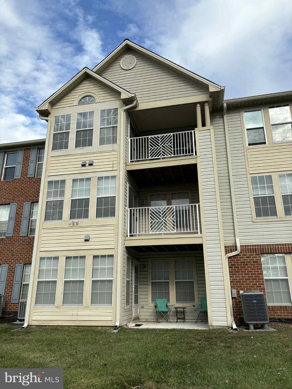 Building Photo - 701 Orchard Overlook