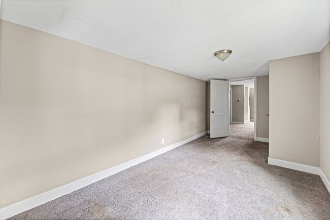 Building Photo - 908 N 13th St