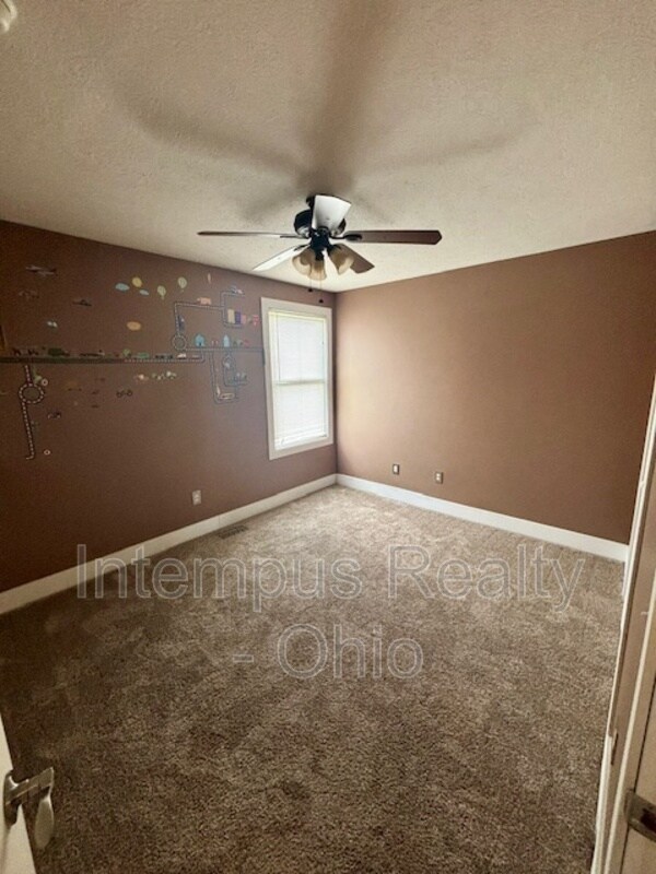 Building Photo - 1482 Geranium Dr
