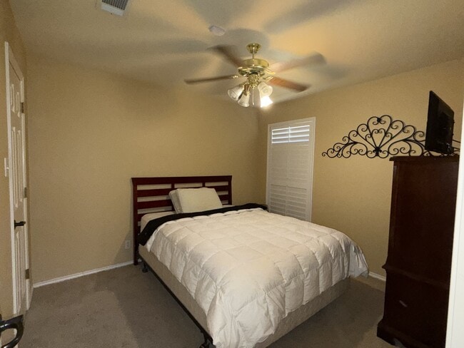 Building Photo - 3611 Springmont Dr