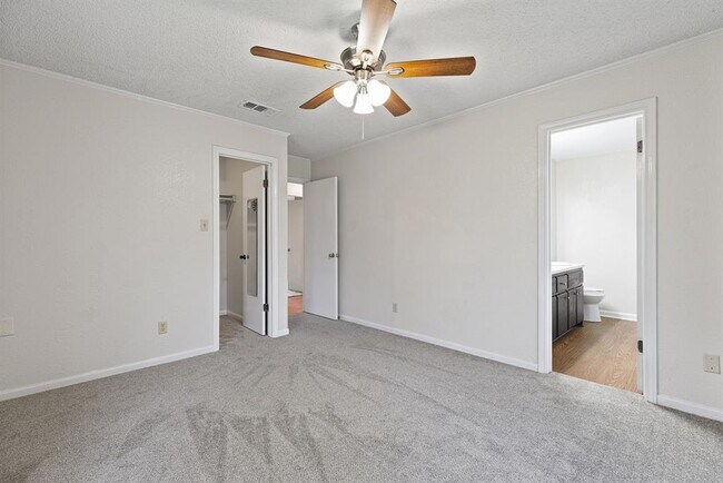 Building Photo - 8302 Spring Valley Dr