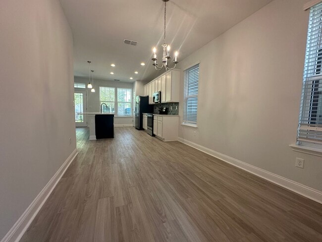 Building Photo - BRAND NEW HOME!