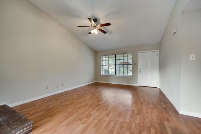 Building Photo - 1814 Sage Dr