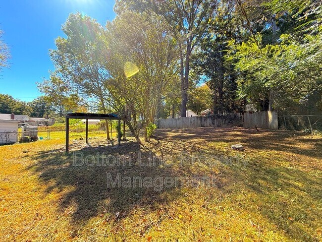 Building Photo - 3315 Wiseman Dr