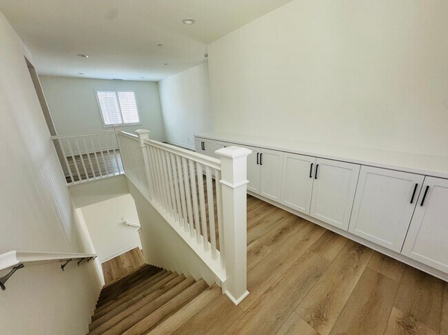 Building Photo - 8631 Mission Villa Dr