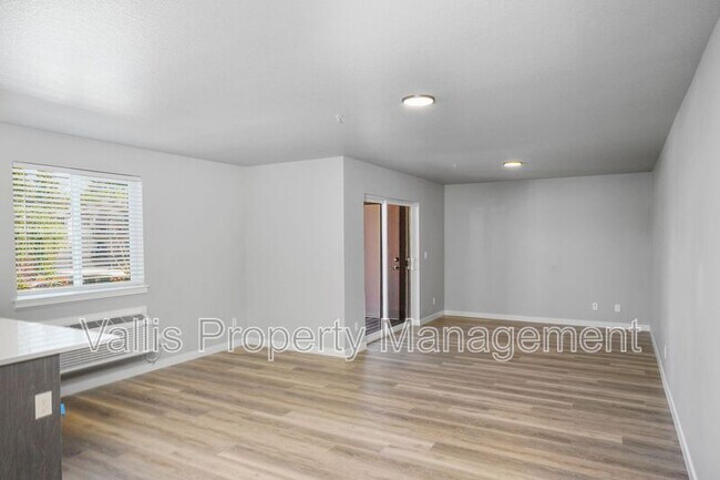 Building Photo - 4374 Fisher Rd NE