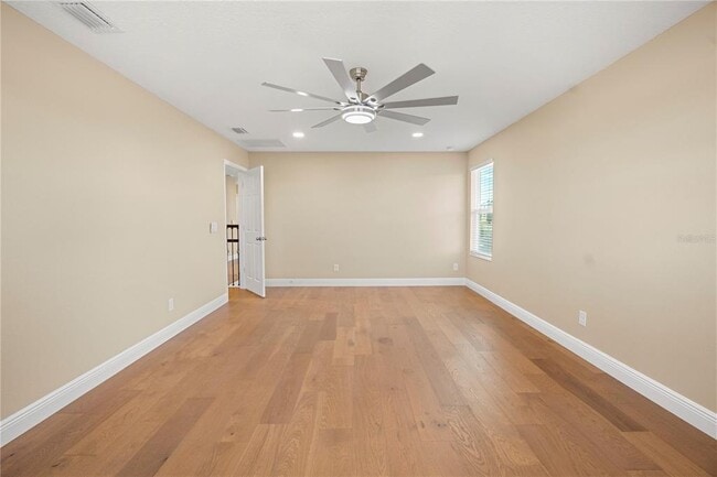 Building Photo - 2049 Heart Lk Dr
