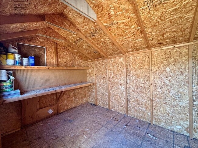 Building Photo - 1917 Sand Creek Rd