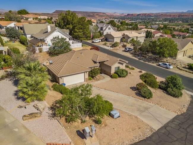 Building Photo - Beautiful 4 Bedroom Single-Level Home