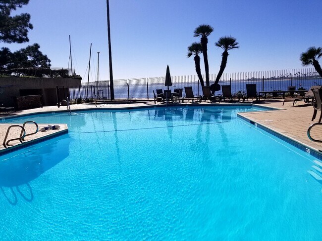 Building Photo - Mission Bay (Sail Bay) Crown Point 2bed 2bath 1625 sqft, Water View