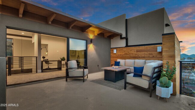 Building Photo - 6525 E Cave Creek Rd