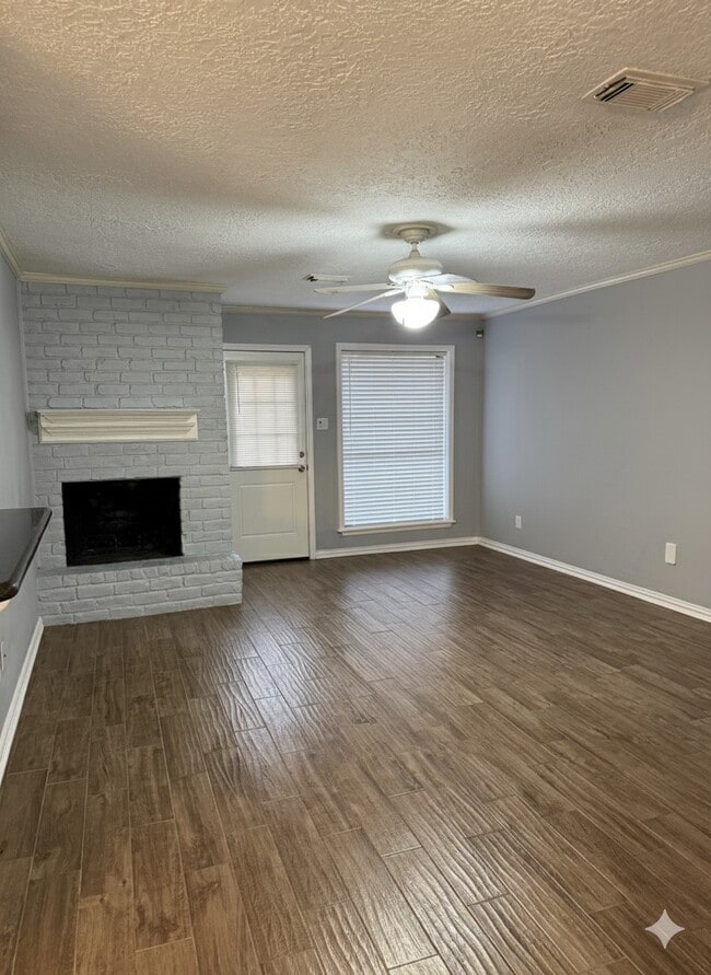 Building Photo - 717 Blue Ridge Dr