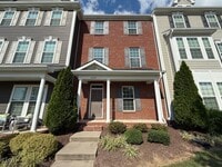 Building Photo - Stunning 3BD, 3.5BA Raleigh Townhome in th...