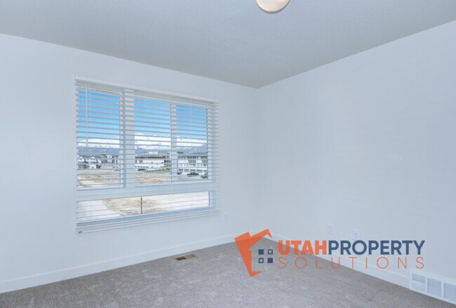 Building Photo - 959 W 540 S