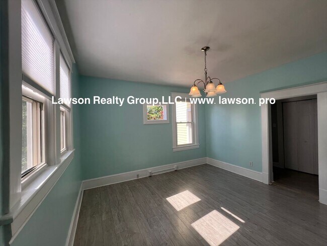 Building Photo - Charming Grandin Court House with Detached Garage and In Law Suite