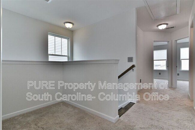 Building Photo - 109 Weeping Oak Ln