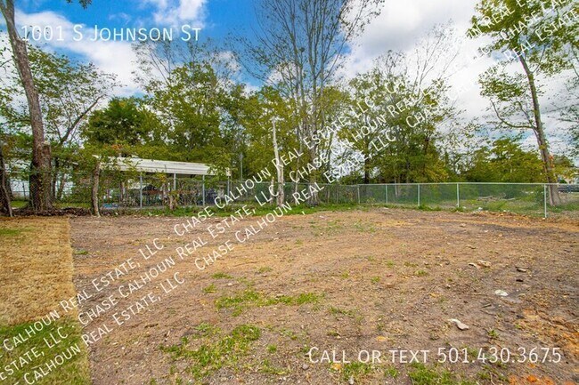 Building Photo - 1001 Johnson St