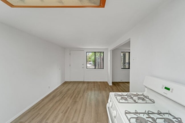 Building Photo - 129 N 1st Ave