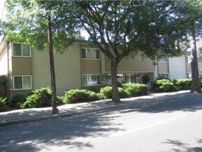 Building Photo - 330 W Acacia Street