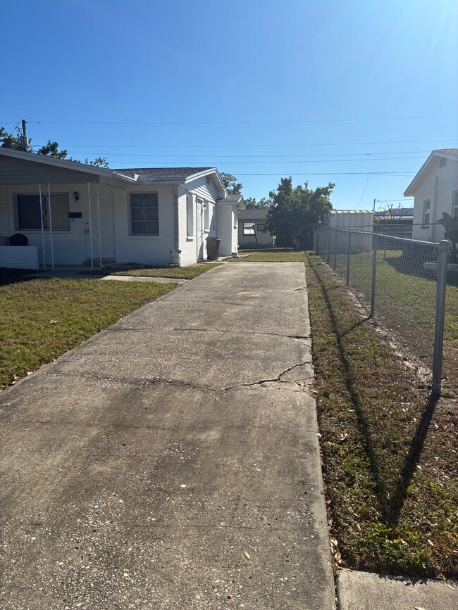 Building Photo - 5250 99th Terrace