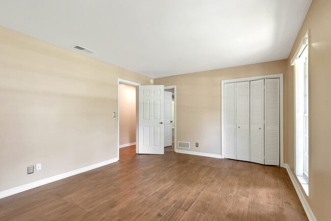 Building Photo - 119 Rio Pinar Dr