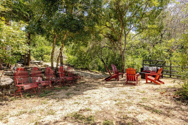 Building Photo - 297 Little River Ln