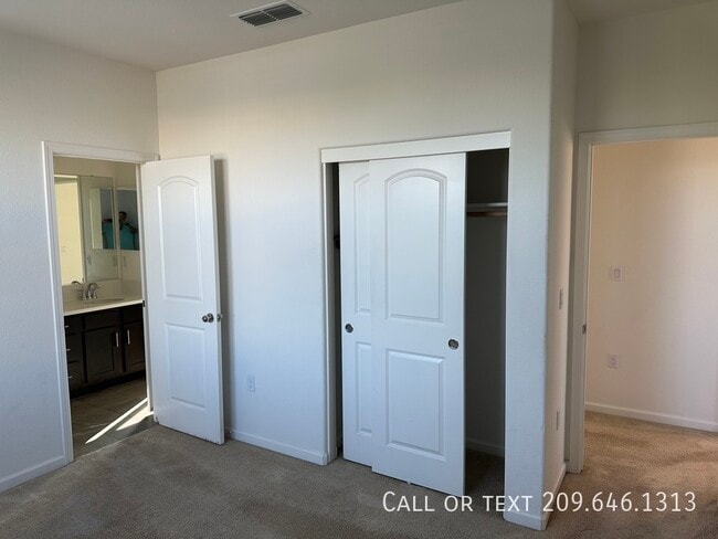 Building Photo - 17624 Monroe Dr