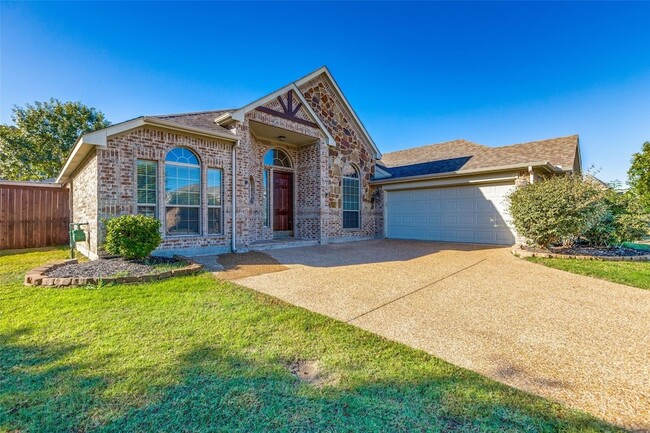 Building Photo - 1640 Lakemere Dr