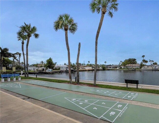 Building Photo - Stunning Furnished Waterfront Condo – 2 Beds / 2 Baths with Gulf-to-Bay Views!