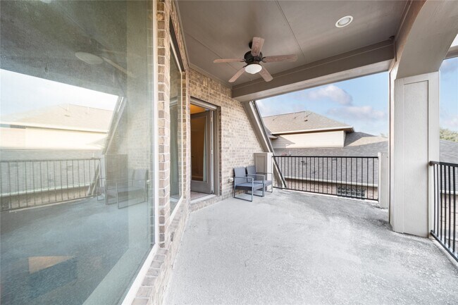 Building Photo - 10314 Radcliff Lake Dr