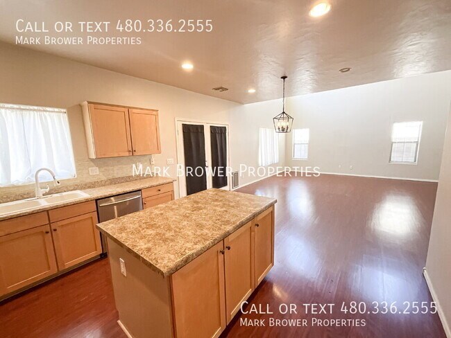 Building Photo - 396 E Bradstock Way