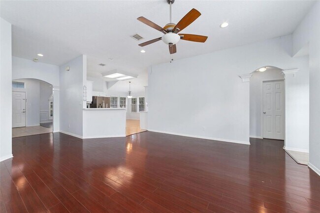 Building Photo - 15010 Leila Oaks Ln