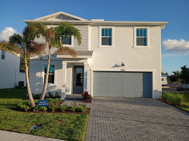 Building Photo - 7182 Claudelle St