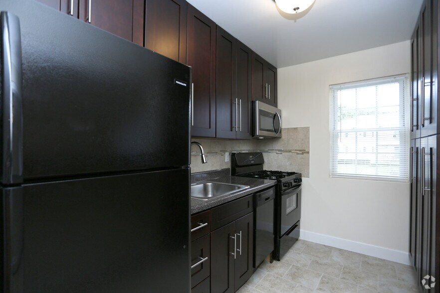 Queens Gardens 3 Ronald Dr Colonia NJ 07067 Apartment Finder