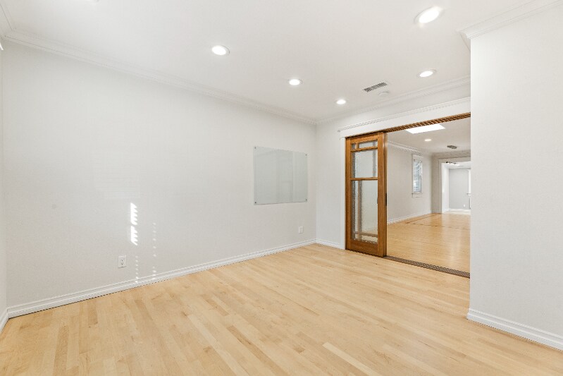 Building Photo - 5713 W 79th St