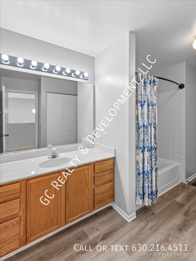 Building Photo - 2864 Rutland Cir