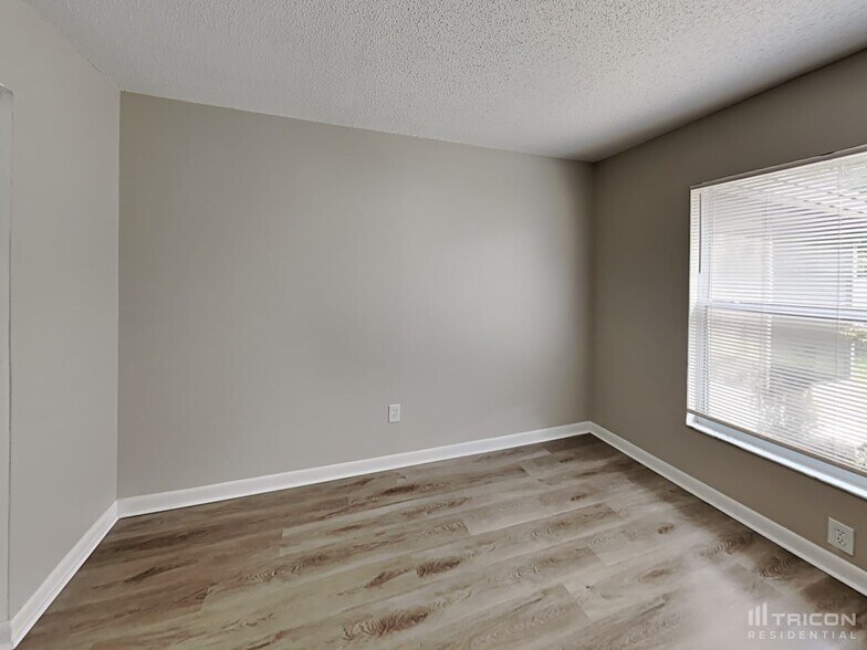 Building Photo - 13912 Henson Cir