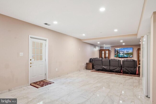 Building Photo - 2393 Watters Glen Ct