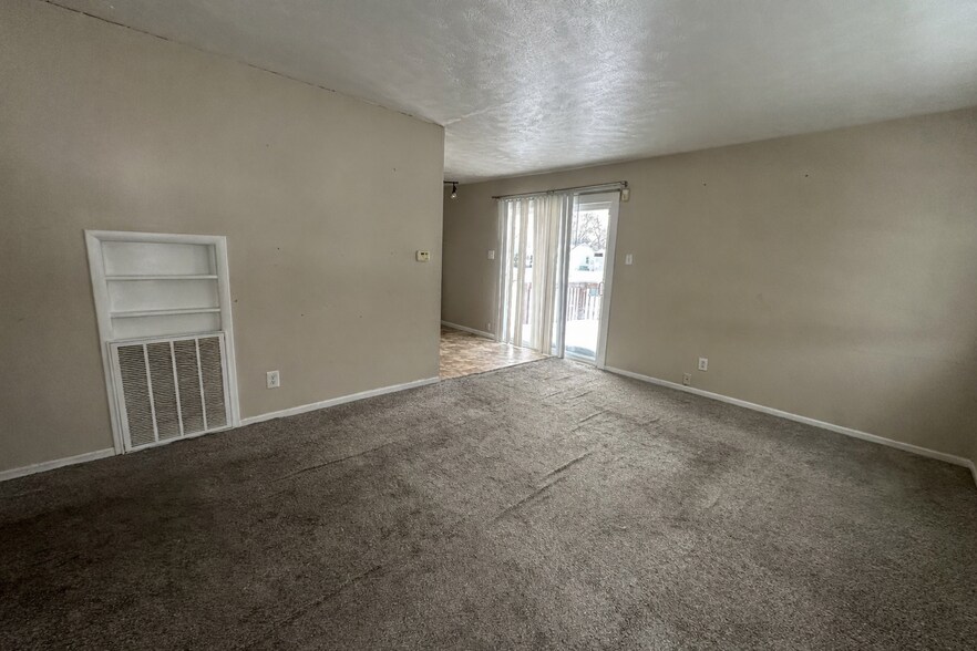 Building Photo - 2104 Panama St