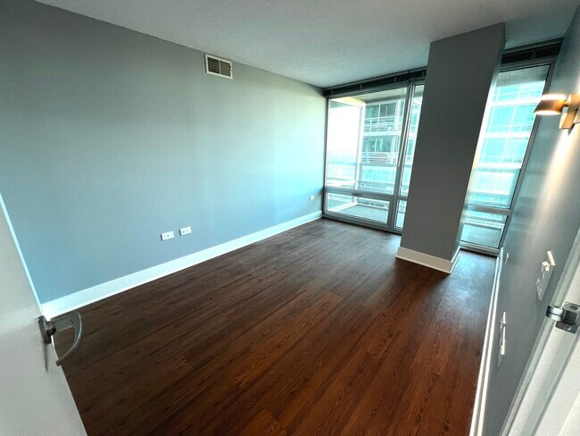 Building Photo - 9655 Woods Dr