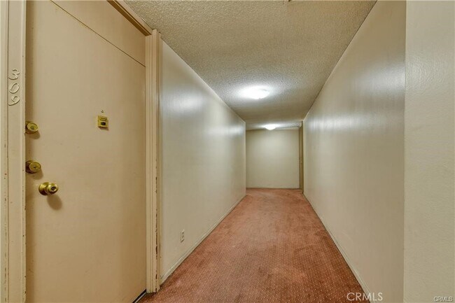 Building Photo - 514 S Harvard Blvd